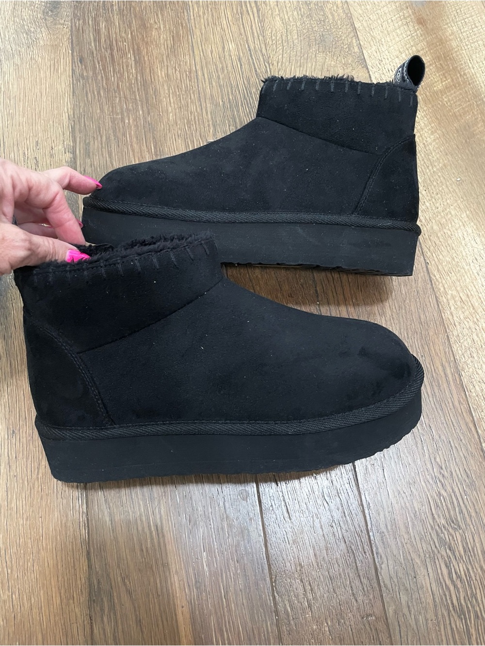 NEW Muk Luks platform slipper booties 7